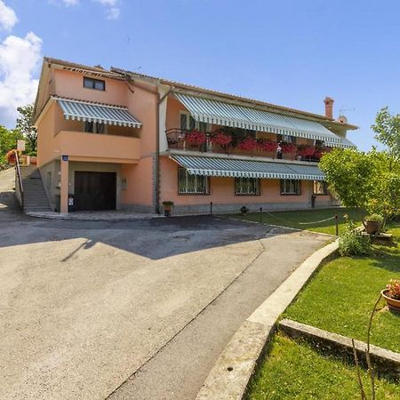 Apartman Nora Mucici Bagian luar foto